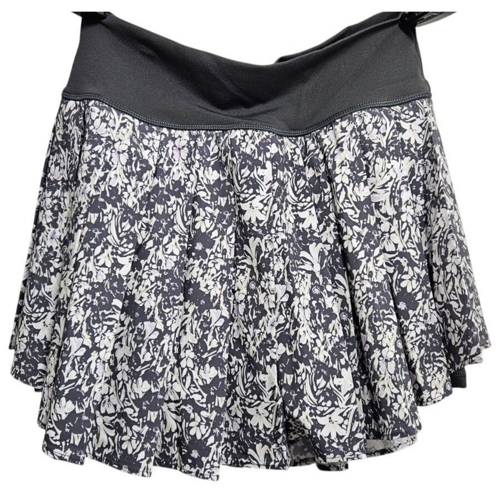 OFFLINE by Aerie Real‎ Me Floral Athletic Skort Black White Womens Size S